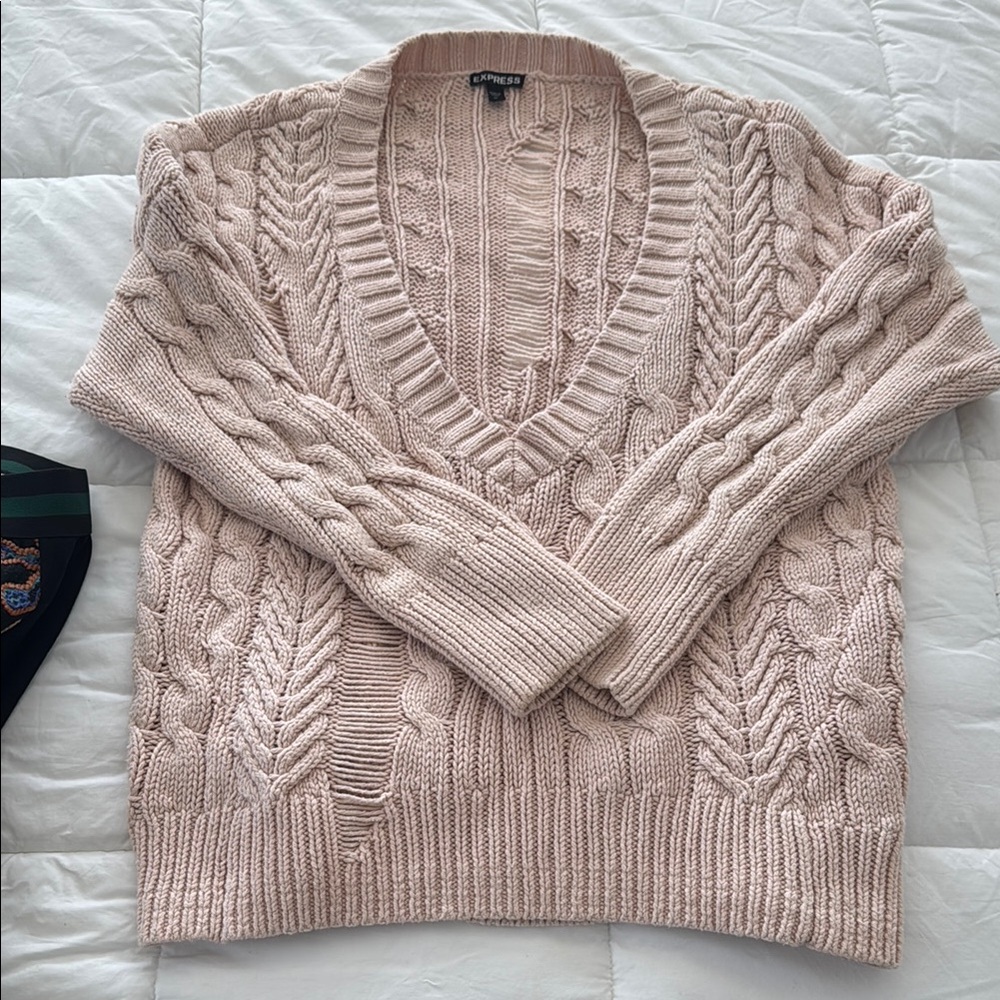 Women's Cable Knit Sweater - Light Pink